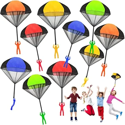 Mão jogando brinquedo paraquedas para crianças, Brinquedos engraçados ao ar livre, Fly Parachute Sport, Jogos educativos com mini soldado 1